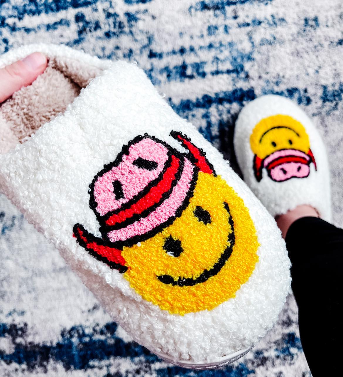 RTS: Stetson Smiley Face Slippers-