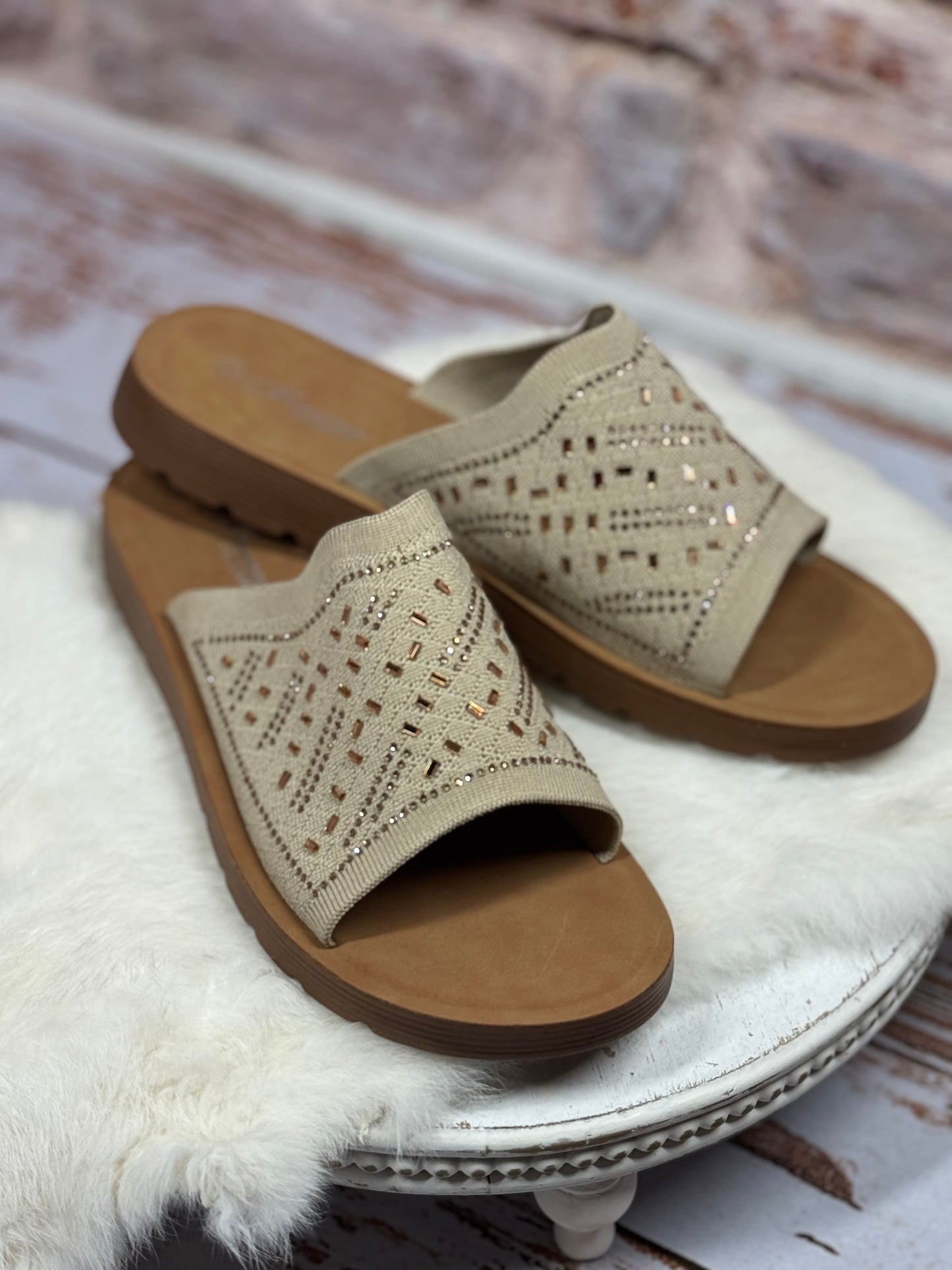 Clara Sandal in Beige