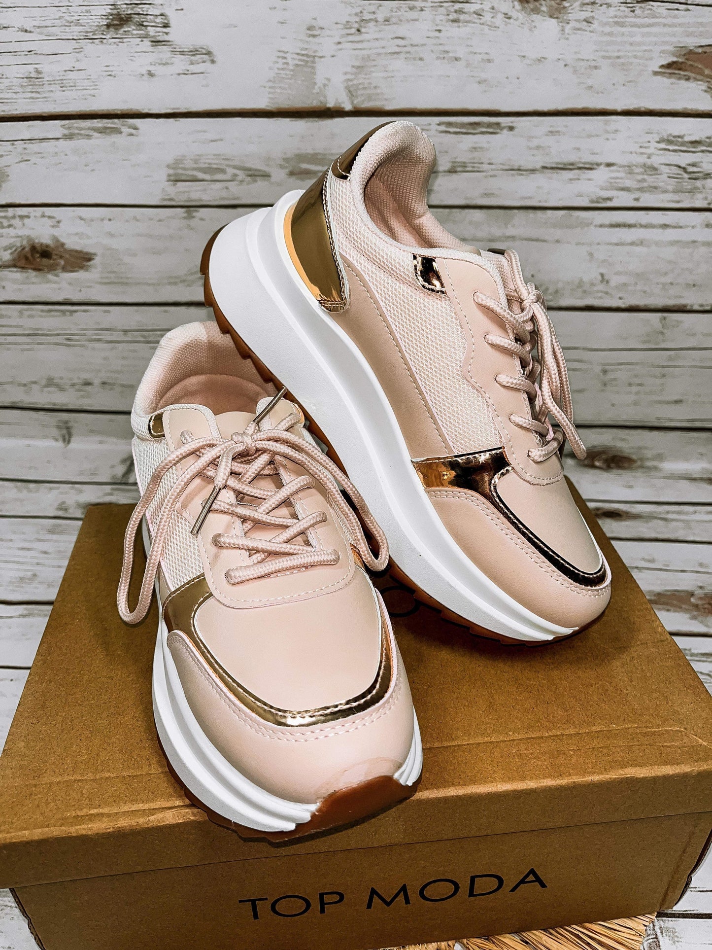 Rosa Sneaker in Rose Gold