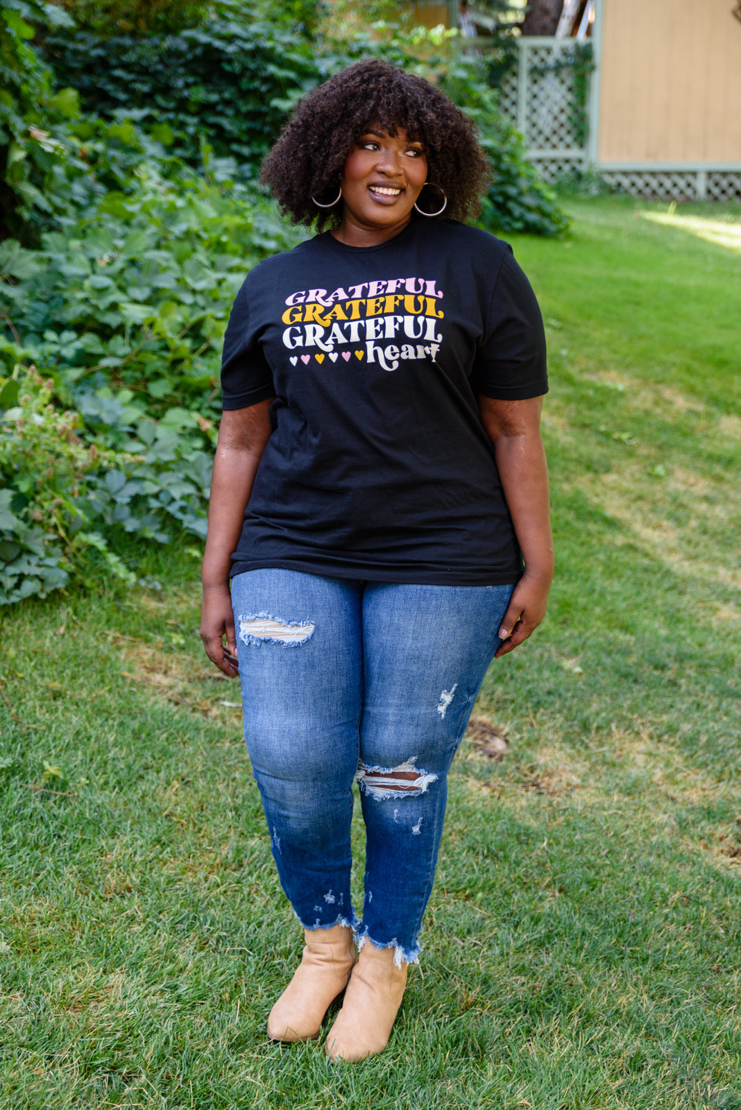 Grateful Heart Graphic T-Shirt In Black - Womens