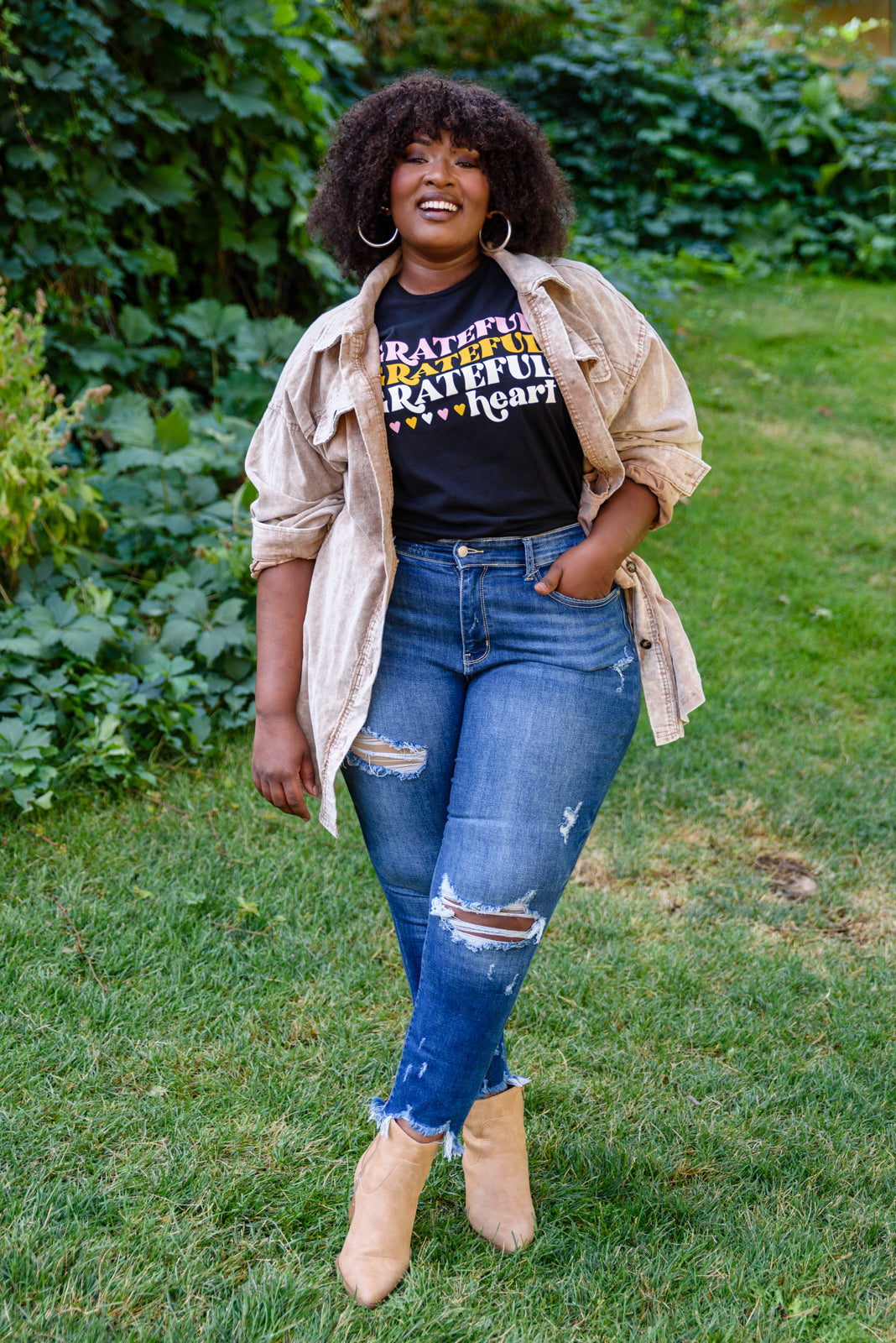 Grateful Heart Graphic T-Shirt In Black - Womens