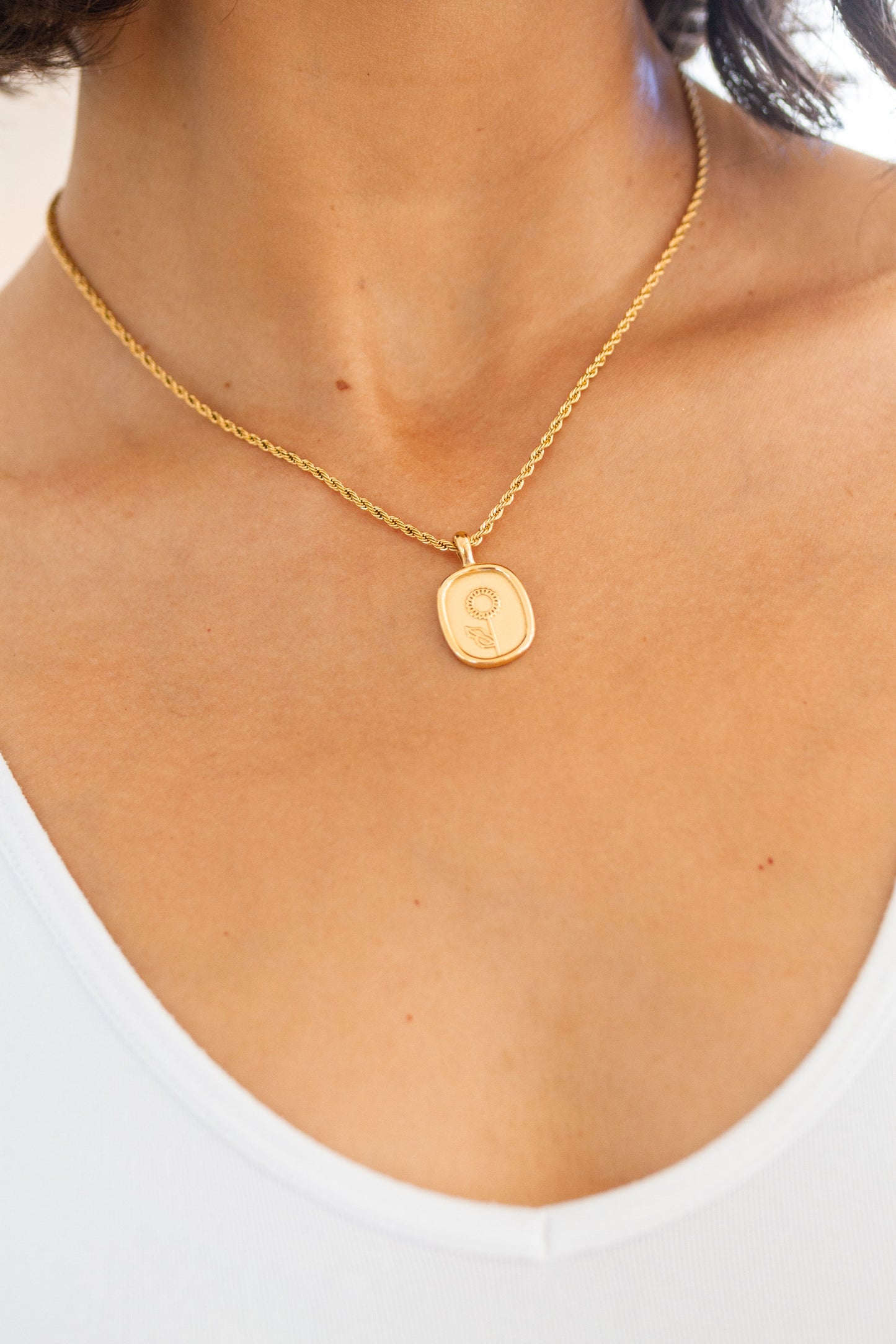 Simple Sunflower Pendent Necklace - OS - Womens
